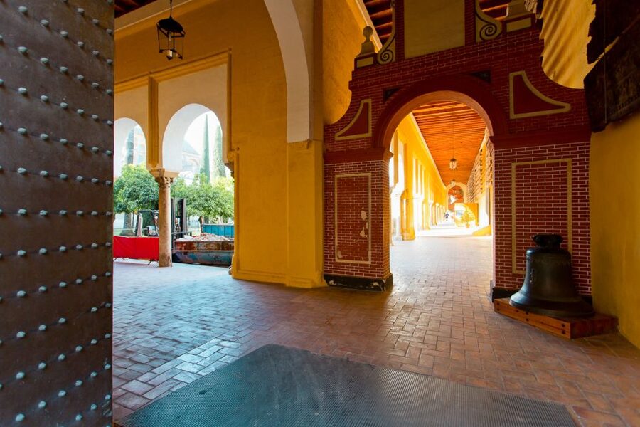 Seville: Alcázar, Cathedral & Giralda Fast Track Guided Tour - Is $80 a fair price?