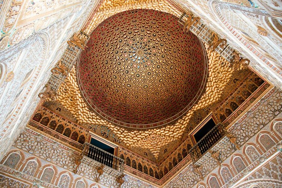 Seville: Alcázar, Cathedral & Giralda Fast Track Guided Tour - The Alcázar: Mudejar rooms and royal gardens