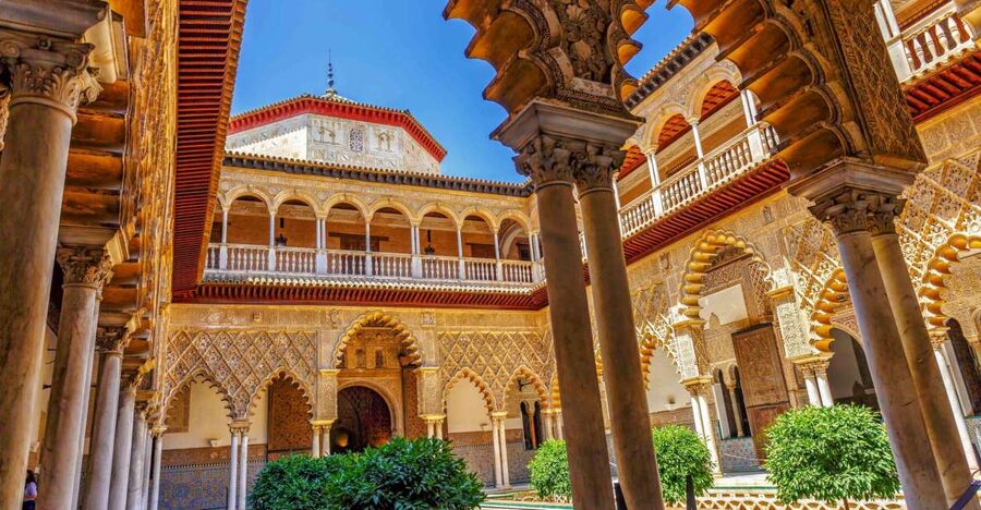 Seville: Alcázar Guided Palace Tour with Priority Access - Why the Alcázar is worth a guided visit