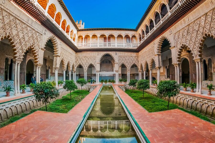 Seville: Alcázar Guided Palace Tour with Priority Access - The guide and audio system can make or break the visit