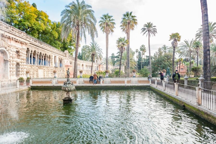 Seville: Alcázar Guided Tour - Who should book this tour?