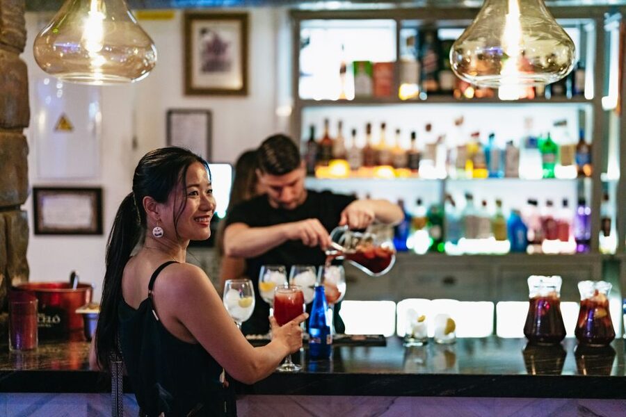 Seville: Baraka Sala Flamenca Show with Drink in Triana - Should you book this Triana flamenco show?