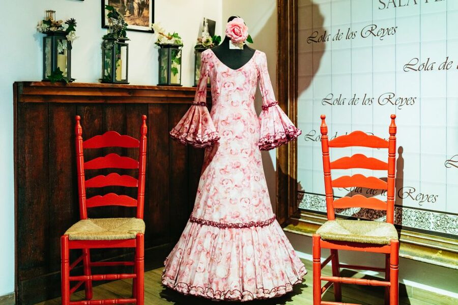 Seville: Baraka Sala Flamenca Show with Drink in Triana - The included drink and the real value of $32