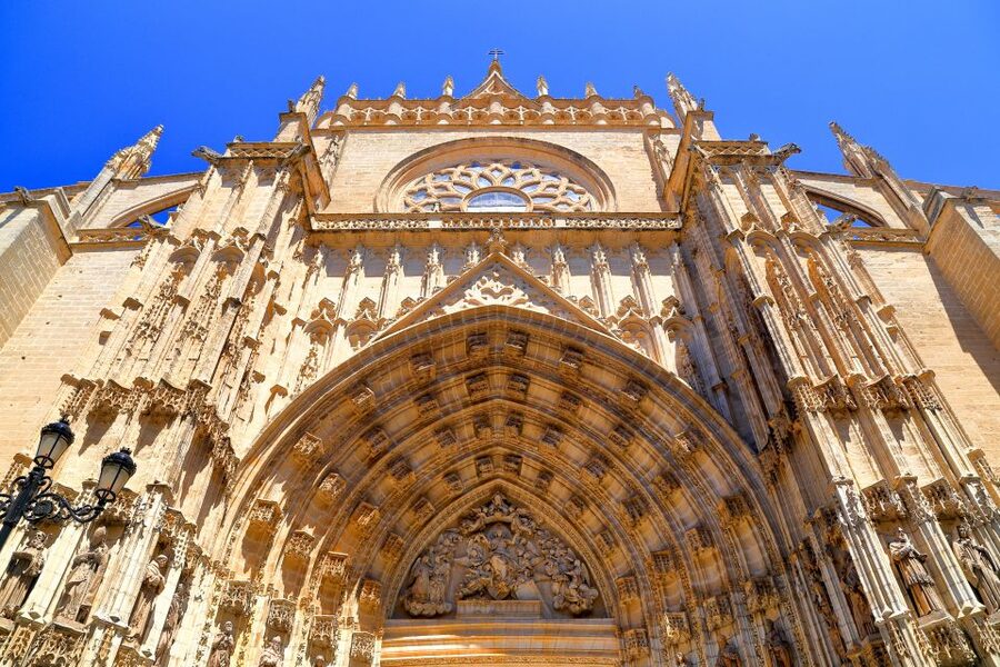 Seville: Cathedral and Alcázar Guided Tour - Who should choose this Seville tour?