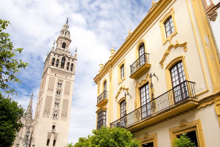 Seville: Cathedral and Alcázar Guided Tour - The Alcázar’s Islamic rooms and royal layers