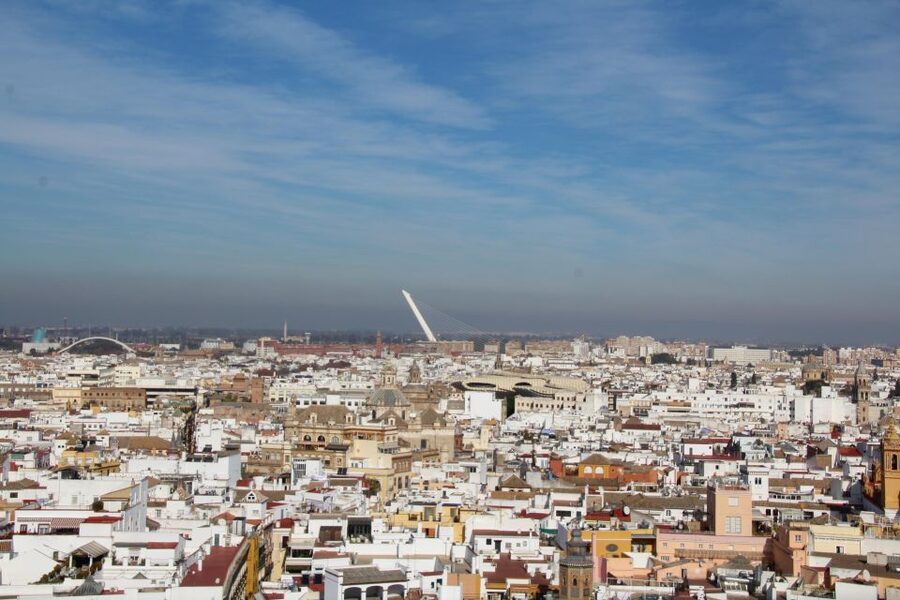 Seville: Cathedral and Giralda Skip-the-line Guided Tour - Climbing the Giralda’s 35 ramps