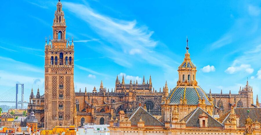 Seville: Cathedral and La Giralda Entry Ticket - Why Seville Cathedral feels bigger than a normal church visit
