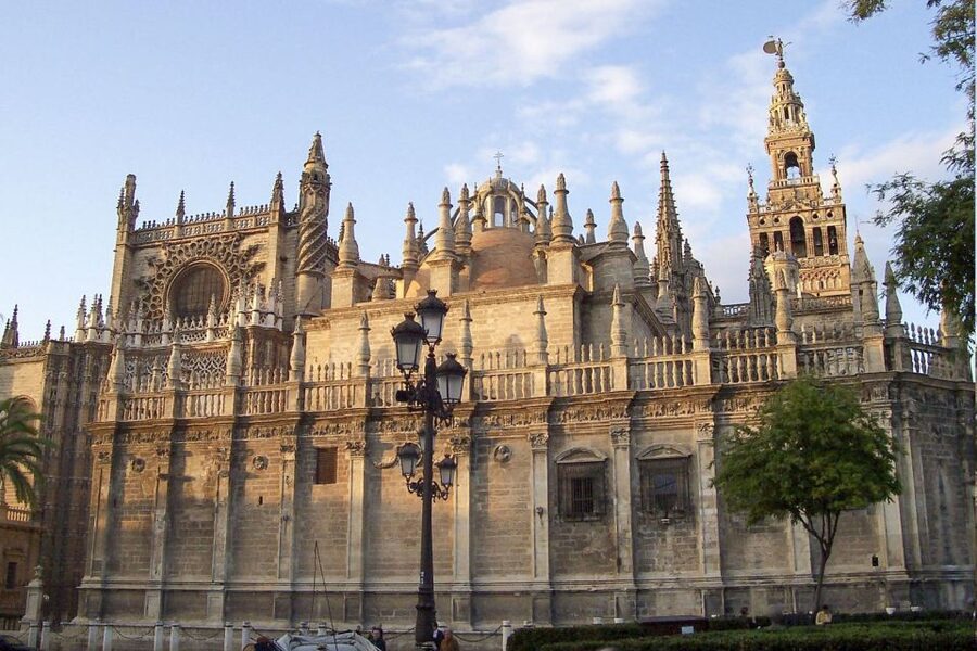 Seville: Cathedral, Giralda & Alcazar Entry With Guided Tour - Who Should Book This Seville Tour?