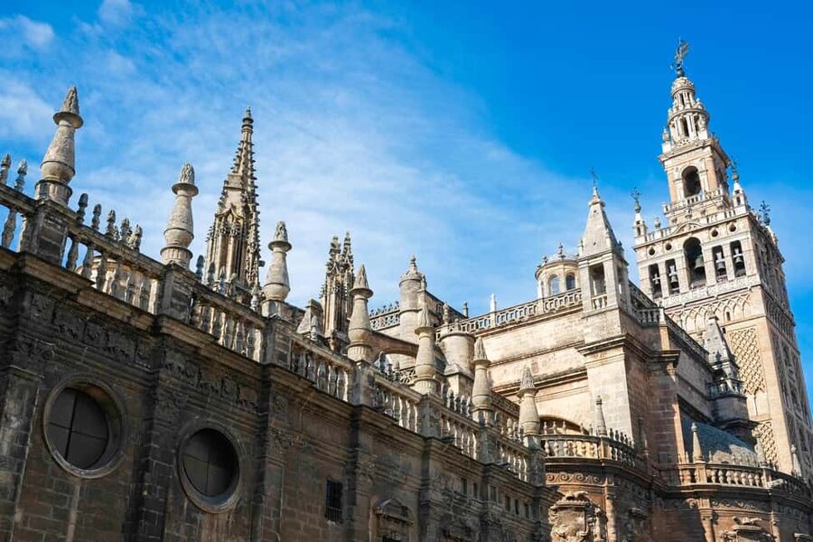 Seville: Cathedral Guided Tour with Optional Alcázar - La Giralda and the climb to Seville’s rooftops