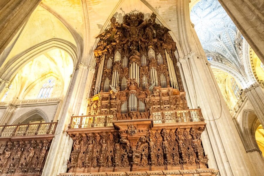Seville: Cathedral Guided Tour with Optional Alcázar - Christopher Columbus’s tomb and the politics of memory