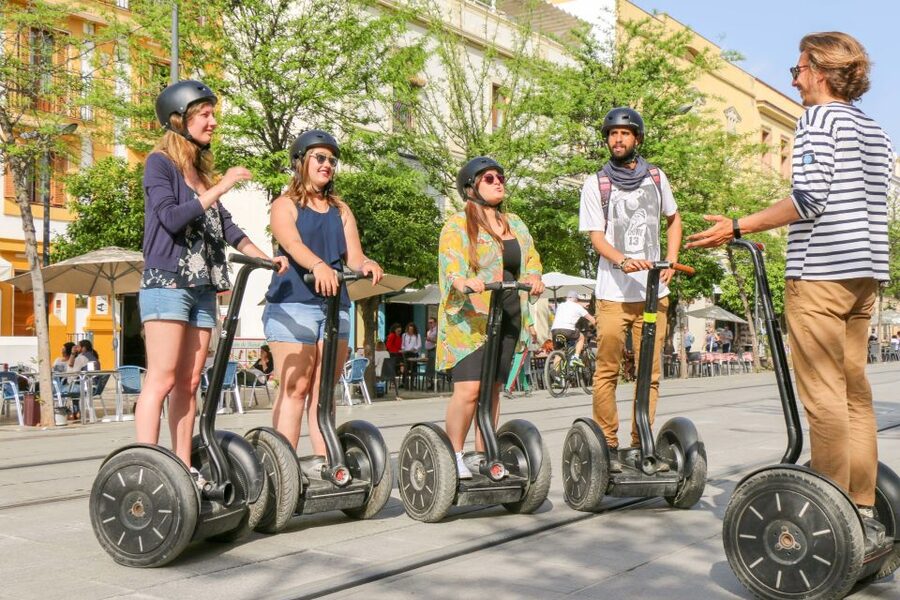 Seville City Tour: 1-Hour Panoramic Segway Tour - María Luisa Park and the road to the river