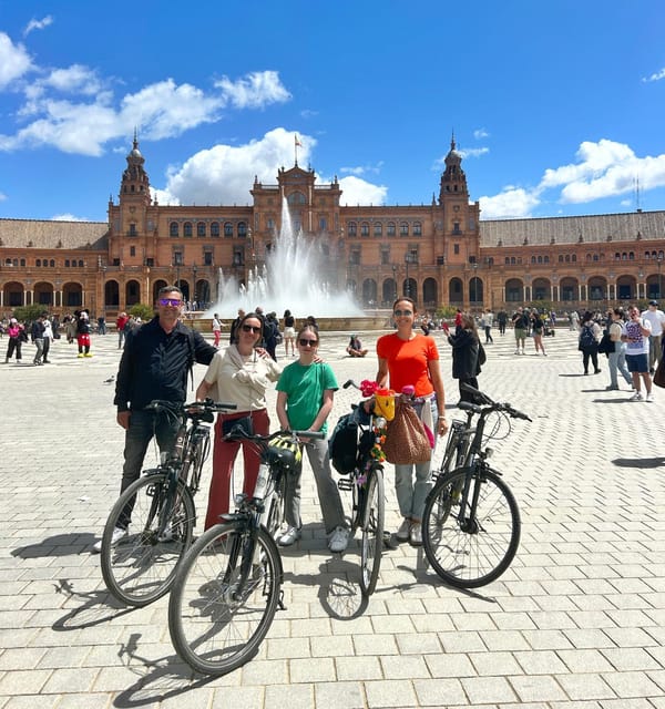 Seville: Dutch Highlights Tour - La Giralda and the Cathedral: Seville’s grand opening