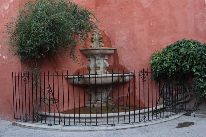 Seville Evening Historical Tour with Haunted History - Calle Fabiola and the smaller streets