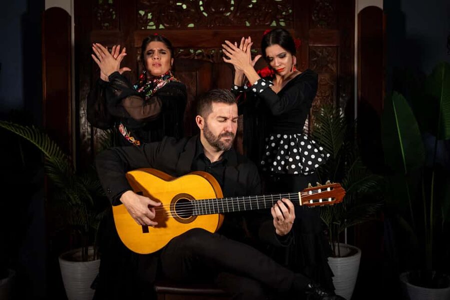 Seville: Flamenco Show at Tablao Almoraima in Triana - Arriving at Sala Flamenca Almoraima