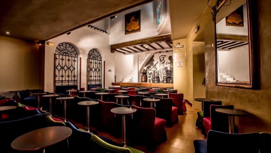Seville: Flamenco Show at Tablao Los Gallos - What Tablao Los Gallos feels like