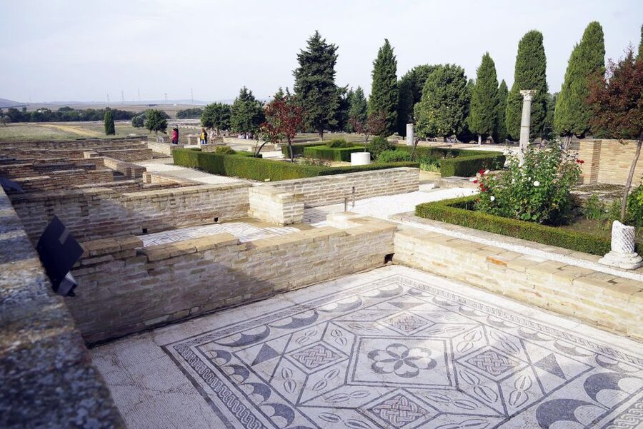 Seville: Game of Thrones and Roman Empire Italica Tour - Key points at a glance
