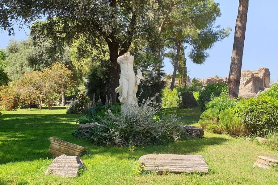 Seville: Game of Thrones and Roman Empire Italica Tour - A short introduction to a two-thousand-year-old city