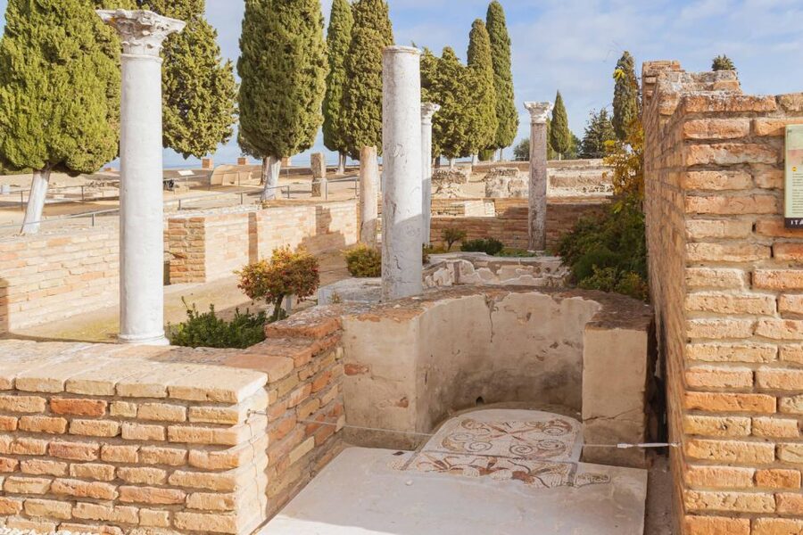 Seville: Game of Thrones and Roman Empire Italica Tour - Casa de los Pájaros and domestic Roman life