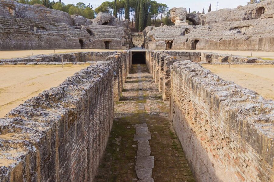Seville: Game of Thrones and Roman Empire Italica Tour - Inside the amphitheater and the Dragon Pit
