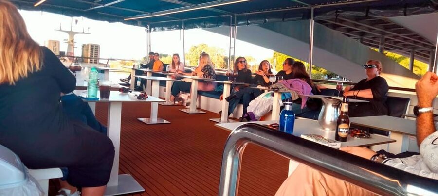 Seville: Guadalquivir Boat Tour with Optional Lunch/Dinner - The 2.5-hour menu: a meal on the water