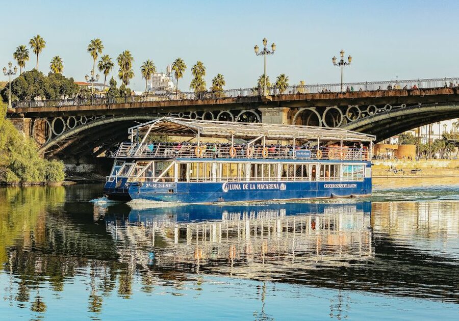 Seville: Guadalquivir River Cruise - Sailing past the Torre del Oro