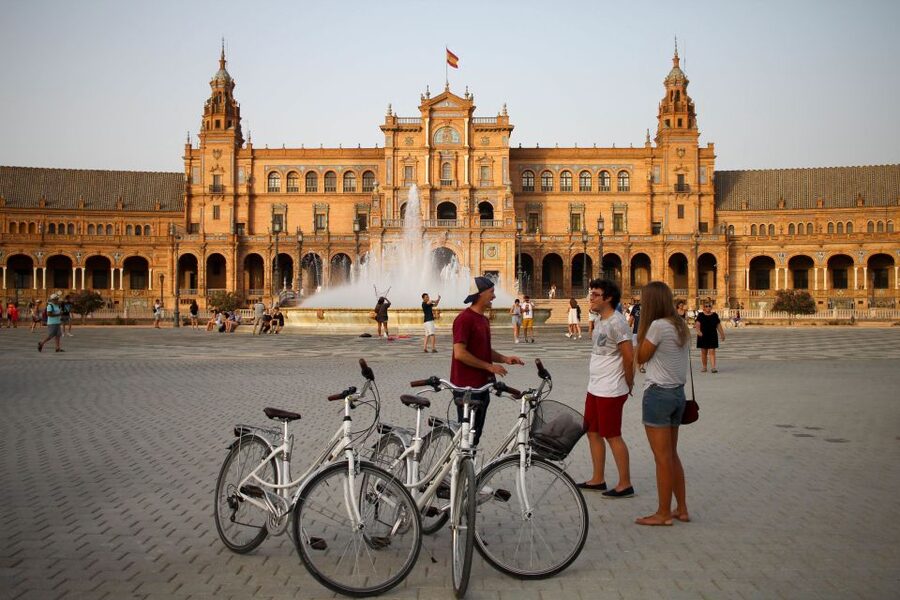 Seville: Guided Sunset Bike Tour - The Guadalquivir and Seville’s grand riverfront