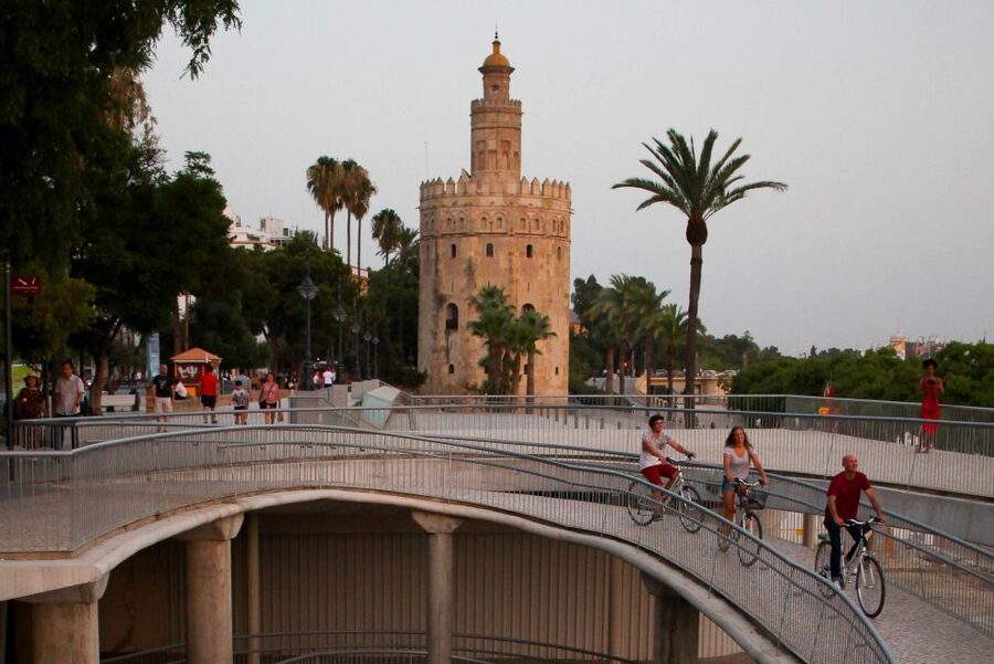 Seville: Guided Sunset Bike Tour - Triana and the parts you might miss alone