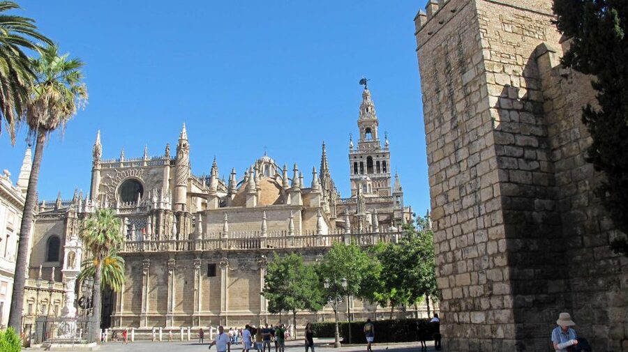 Seville: Guided Tour with Cathedral & Giralda Entrance - Understanding the Giralda Visit