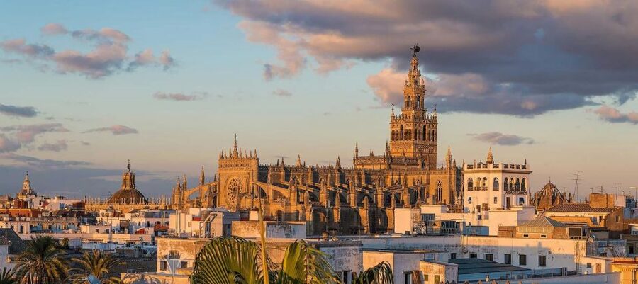 Seville: Guided Tour with Cathedral & Giralda Entrance - Meeting at Avenida de la Constitucion 23B