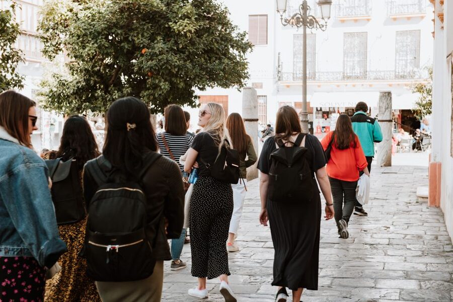 Seville Jewish Quarter walking tour: Santa Cruz District - Plaza del Triunfo: starting beside Seville’s great monuments