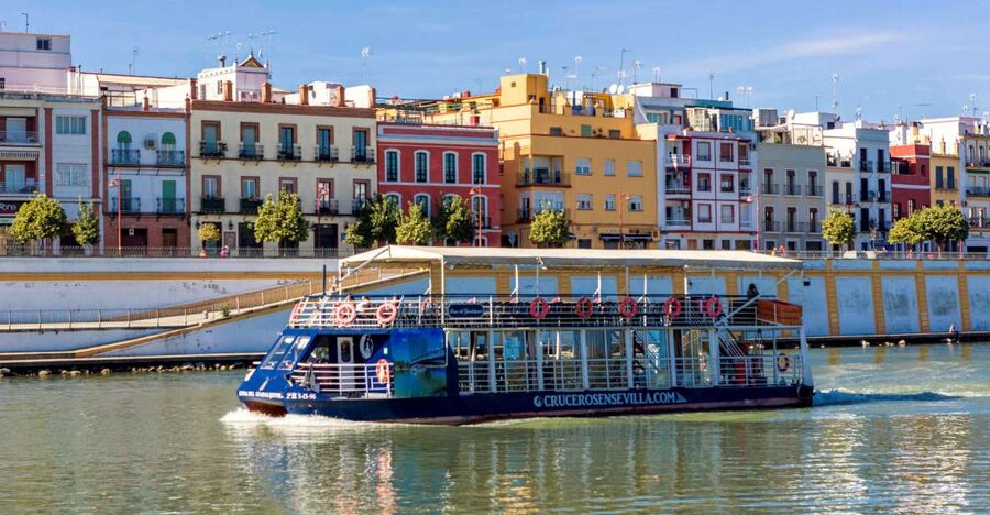 Seville: Panoramic Cruise, Hop-On-Hop-Off Bus & Walking Tour - Why this format works well in Seville