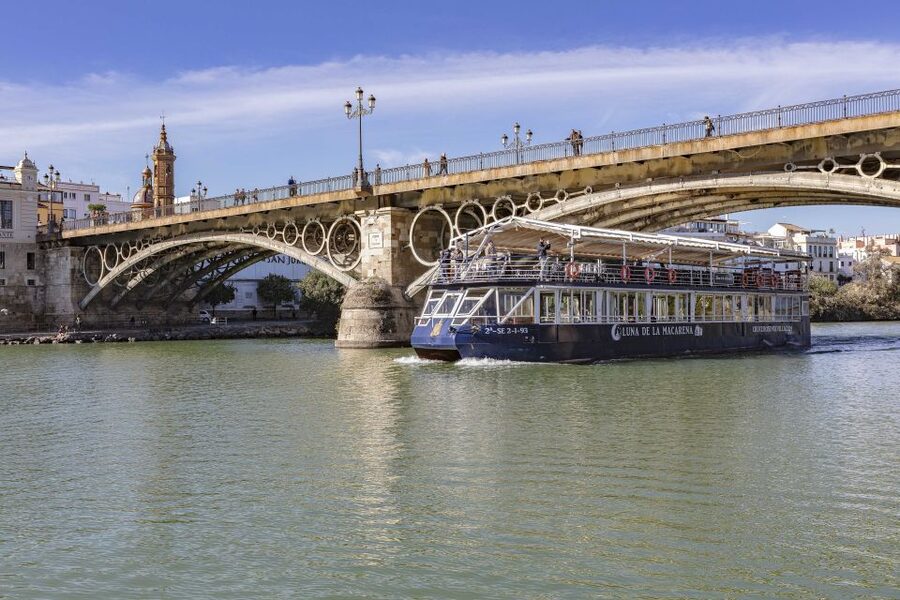 Seville: Panoramic Cruise, Hop-On-Hop-Off Bus & Walking Tour - The Guadalquivir cruise and its changing view of Seville