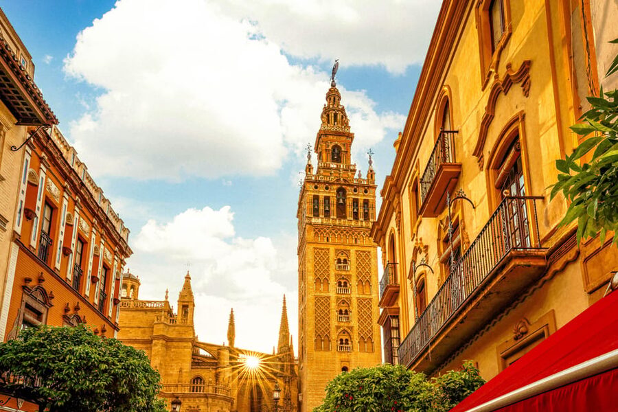 Seville: Priority Access Cathedral, Giralda & Alcázar Tour - The Alcázar: tiled rooms, royal courtyards, and garden time