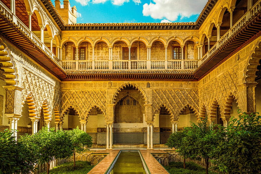 Seville: Priority Access Cathedral, Giralda & Alcázar Tour - Skip-line entry and the real value of timed tickets