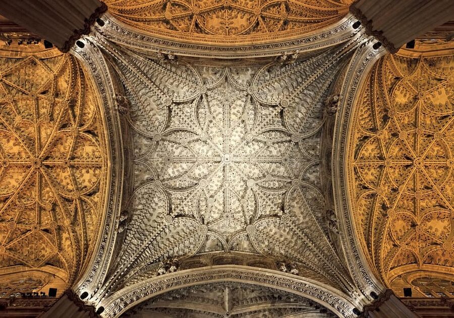 Seville: Priority Access Cathedral & Giralda Tour - Who should book this Seville Cathedral tour?