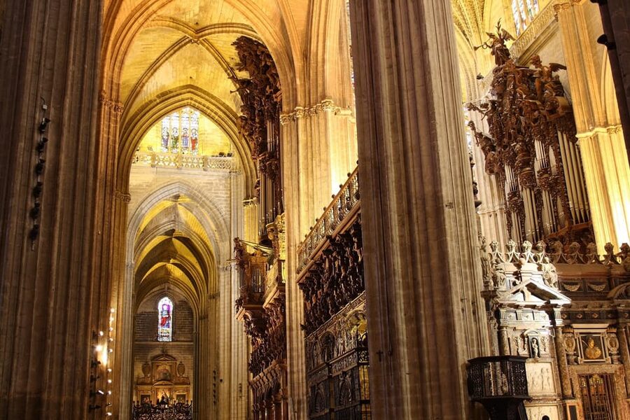 Seville: Priority Access Cathedral & Giralda Tour - Why Seville Cathedral needs a guide