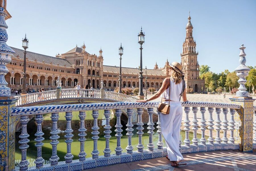 Seville: Professional Photoshoot - How the posing works if you feel awkward