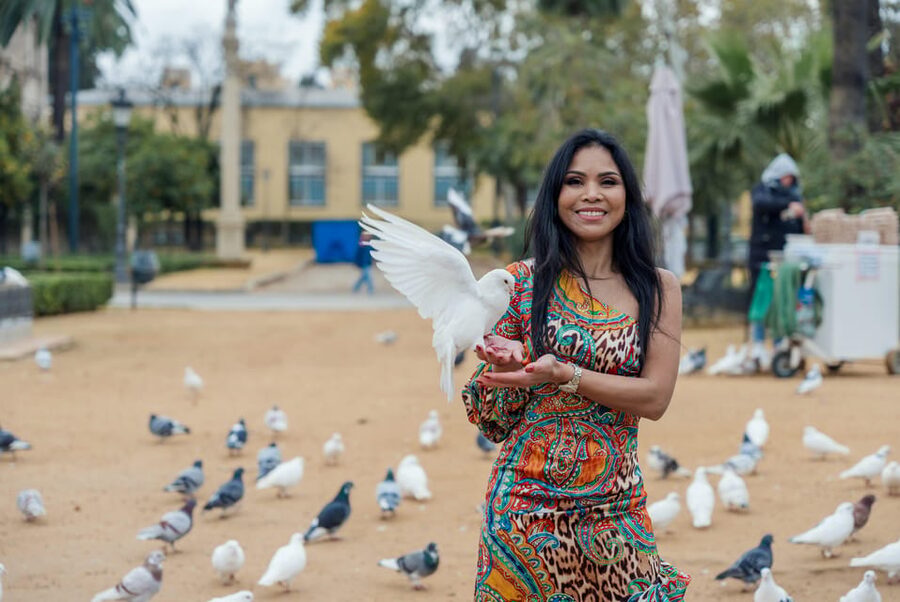 Seville: Professional Photoshoot at Plaza de España - Parque de María Luisa adds softer backgrounds