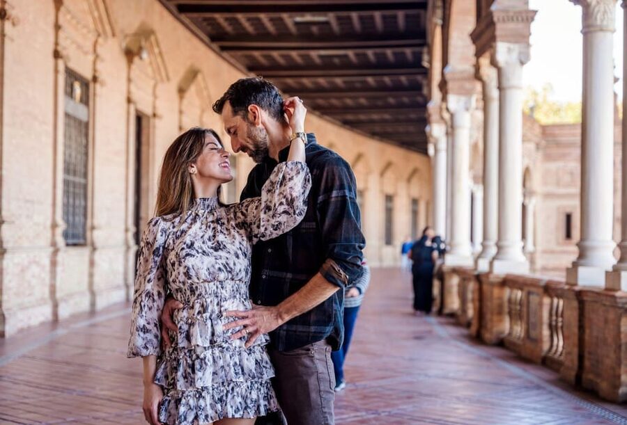 Seville: Professional Photoshoot at Plaza de España - What the photographer contributes