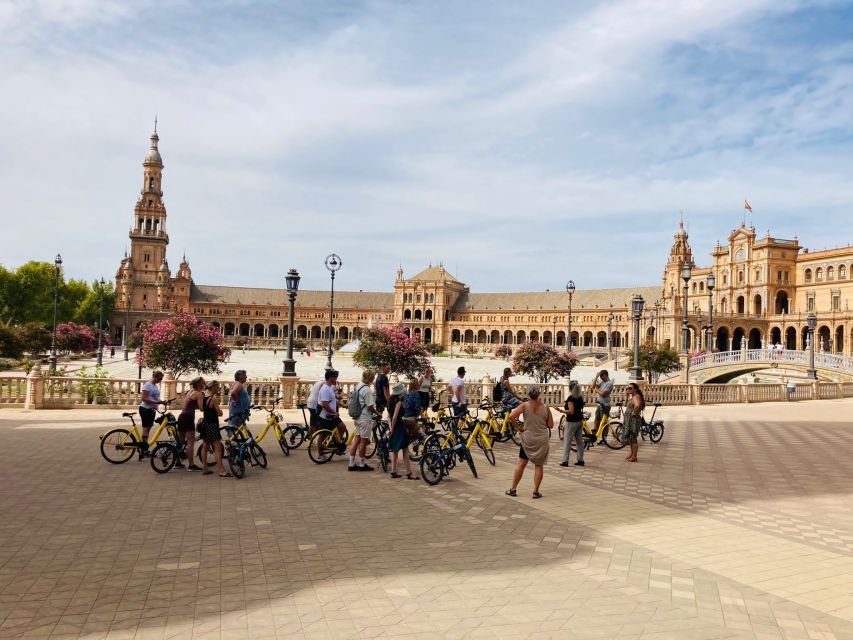 Seville: Relaxing City Bike Tour with a Tour Guide - Why a bicycle works so well in Seville