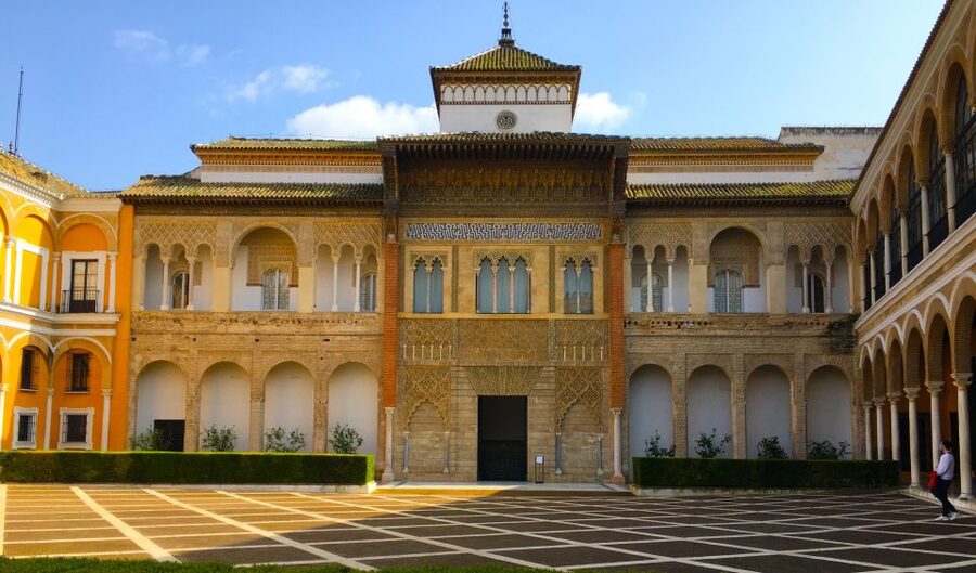 Seville: Royal Alcázar Skip-the-Line Tour by Local Experts - What the guides do best