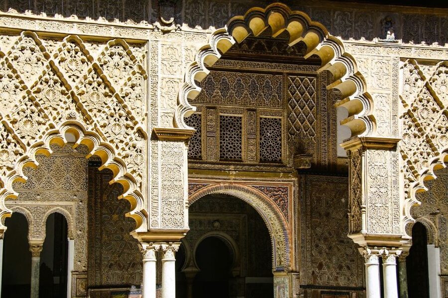 Seville: Small-Group Alcázar Guided Tour & Entry Ticket - Why the Alcázar works better with a guide