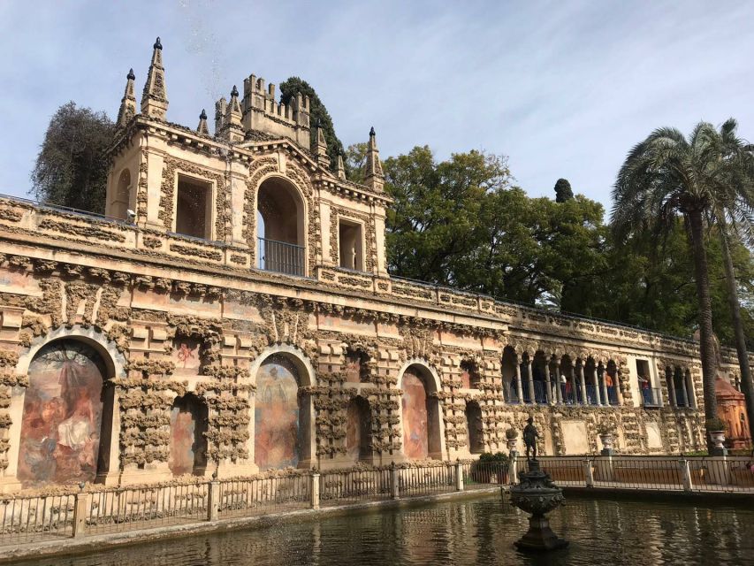 Seville: Small-Group Alcázar Guided Tour & Entry Ticket - The Mudejar Palace and Peter I’s legacy