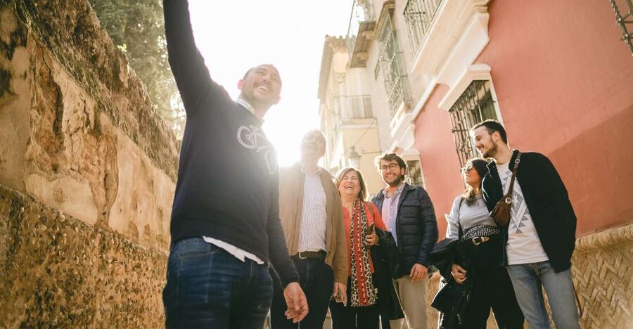 Seville: Small-Group Jewish Quarter Discovery Walking Tour - Santa Cruz Square and the Murillo Gardens