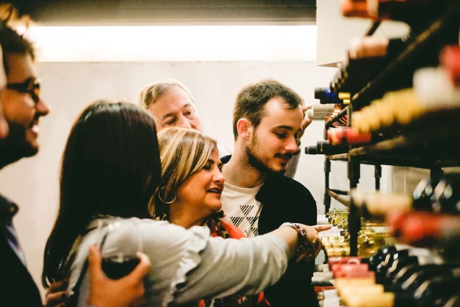 Seville: Small Group Jewish Quarter Tour with Tapas & Drinks - Key points to know before booking