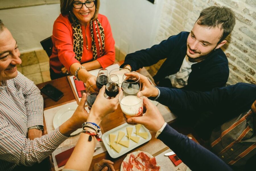 Seville: Small Group Jewish Quarter Tour with Tapas & Drinks - Who will enjoy this experience most