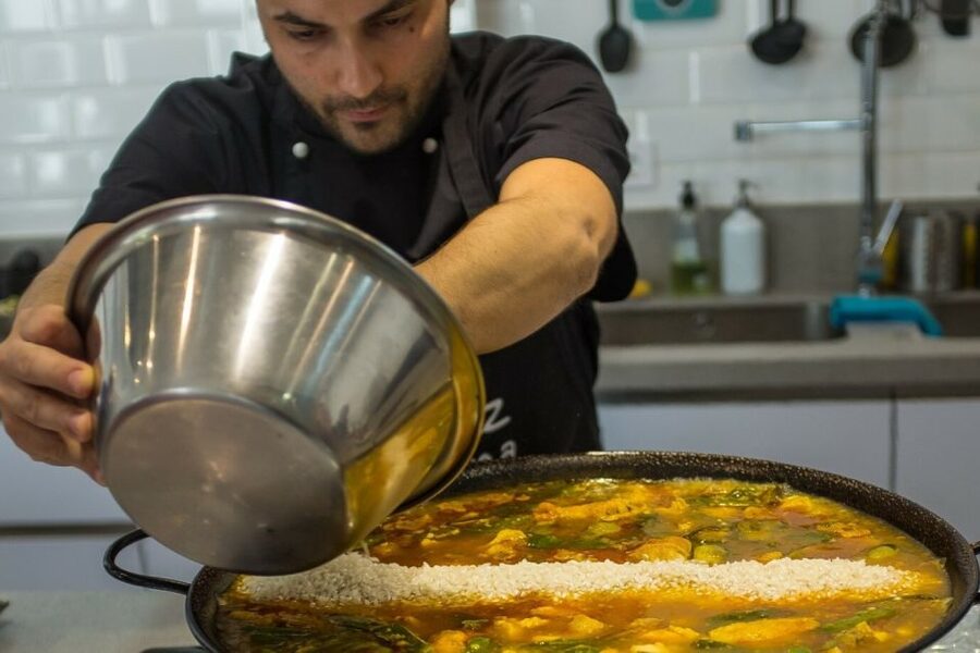 Seville: Spanish Cooking Class with Dinner - Gazpacho or Salmorejo: Seville in a Bowl