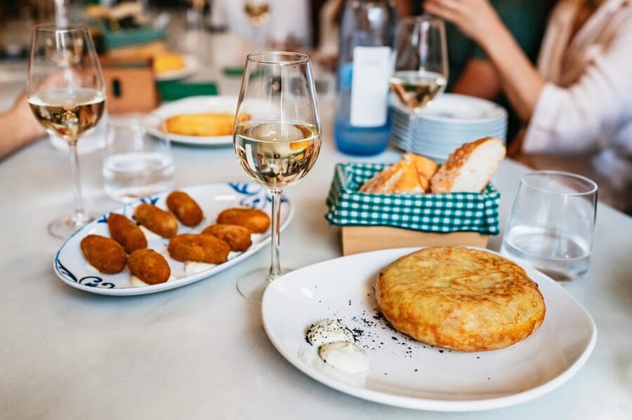 Seville: Tapas, Taverns and History Guided Walking Tour - Artisan ice cream with a Seville twist
