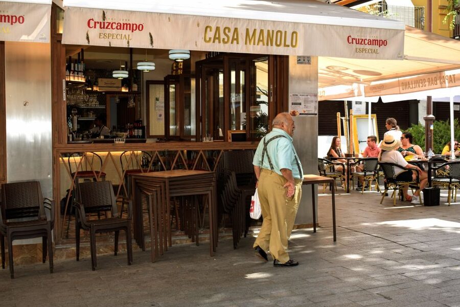 Seville: Tapas, Taverns, and History Walking Tour - Key points at a glance