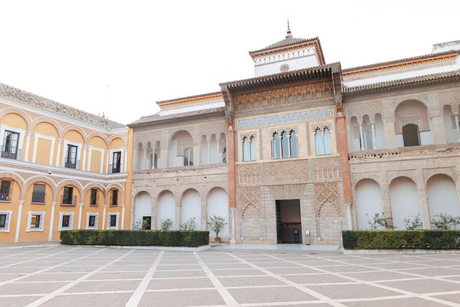 Seville: VIP Exclusive Early Access Tour of The Alcazar - Pace, mobility, and family planning